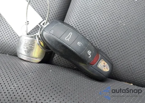 2016 Porsche Panamera 2 из США, поврежденный, VIN WP0AA2A79GL003724